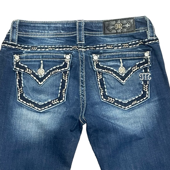 Miss Me Jeans Signature Capri Womens 26 Cuffed Flap Pocket Dark Wash Embellished - Picture 2 of 9